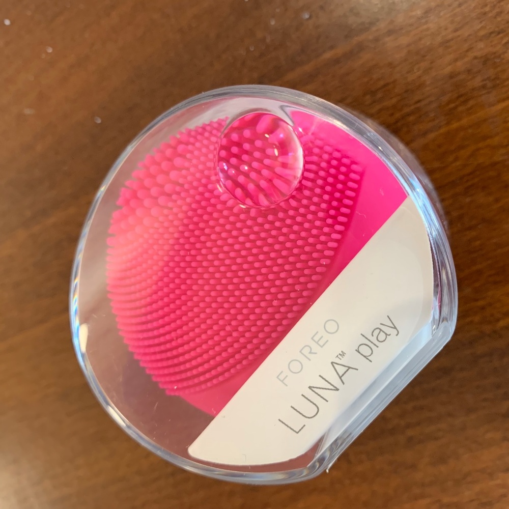 FOREO LUNA™ Play Pink w/Free Cleanser